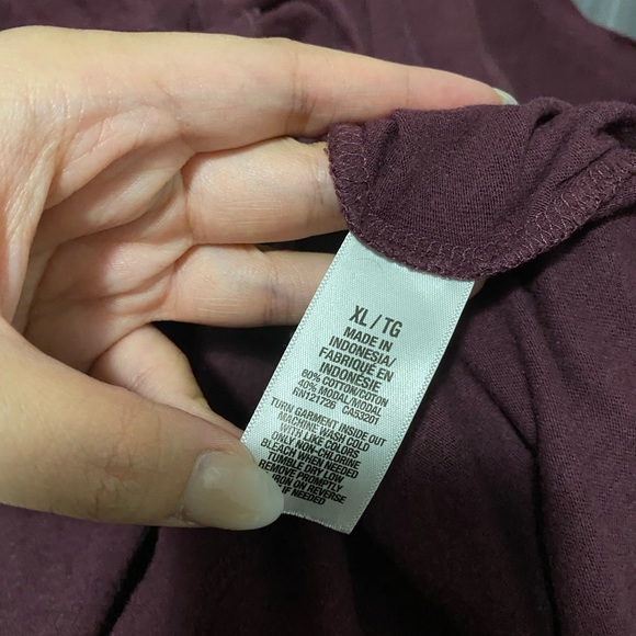 Aeropostale Relaxed Fit T-Shirt - Picture 4 of 4